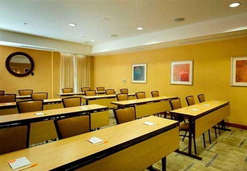 Courtyard By Marriott Atlanta Buford Mall Of Georgia Bagian luar foto
