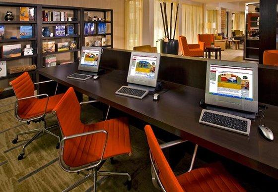 Courtyard By Marriott Atlanta Buford Mall Of Georgia Bagian luar foto