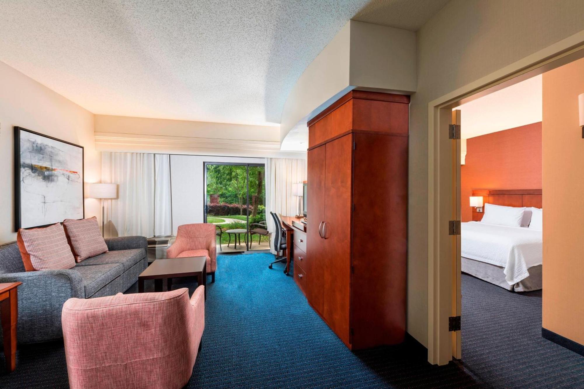 Courtyard By Marriott Atlanta Buford Mall Of Georgia Bagian luar foto