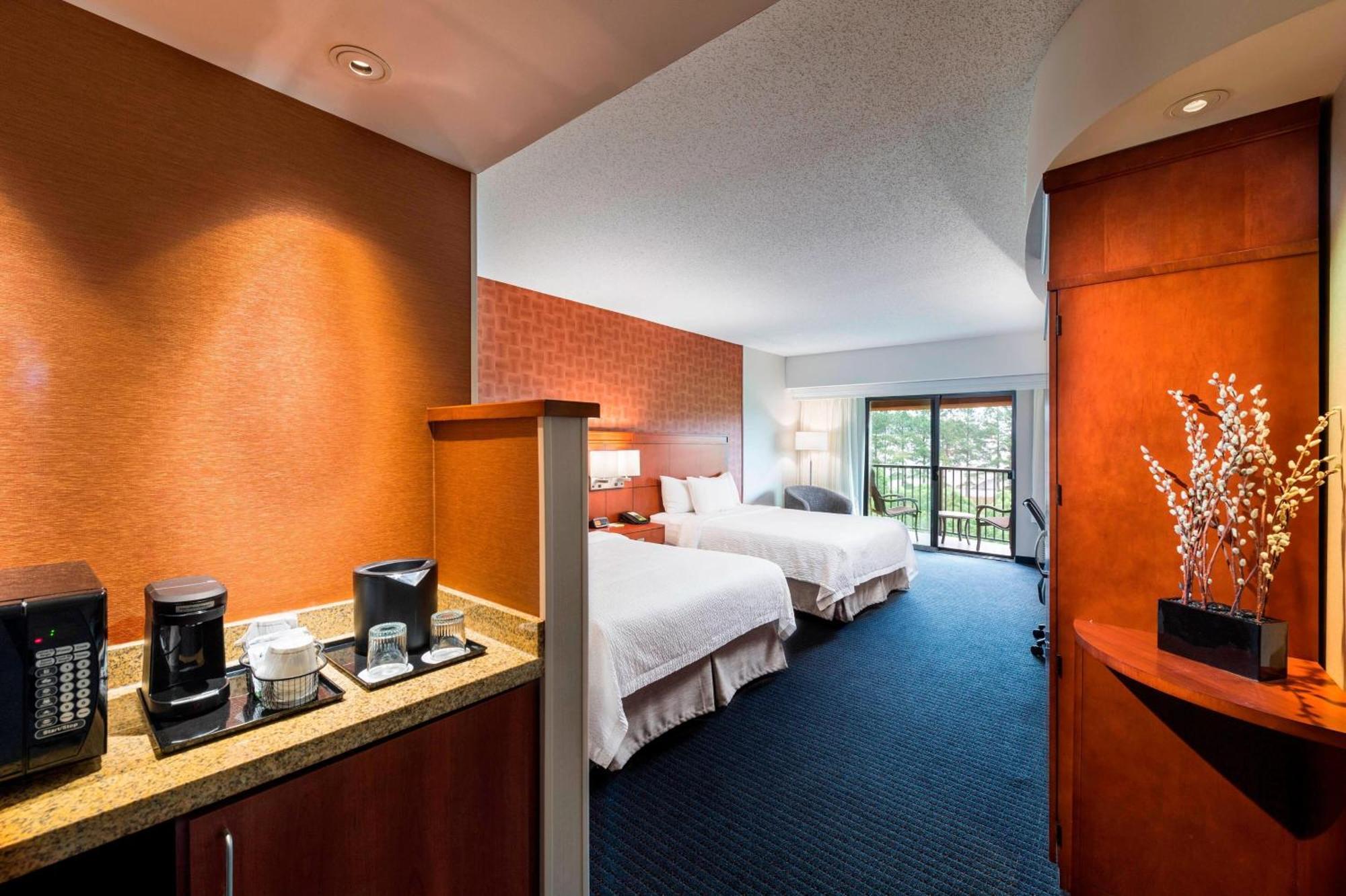 Courtyard By Marriott Atlanta Buford Mall Of Georgia Bagian luar foto